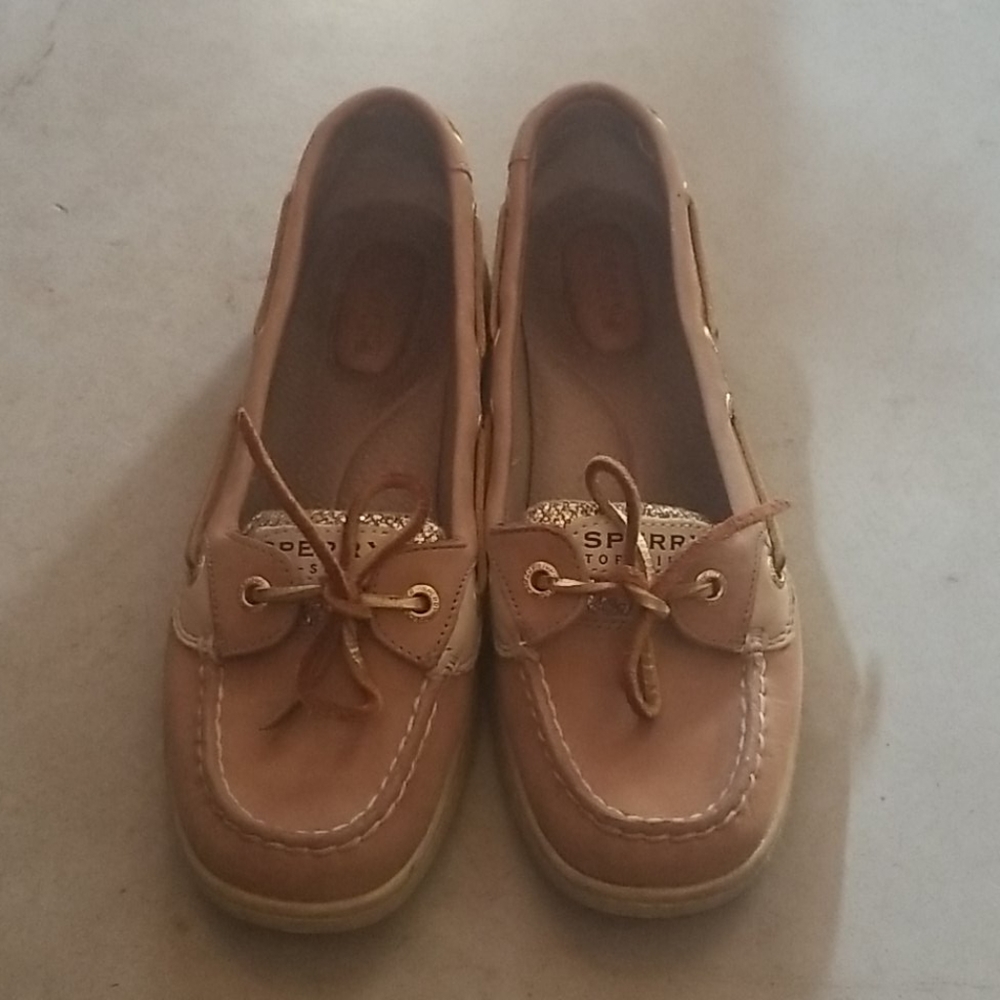 Sperry - Picture 2 of 4